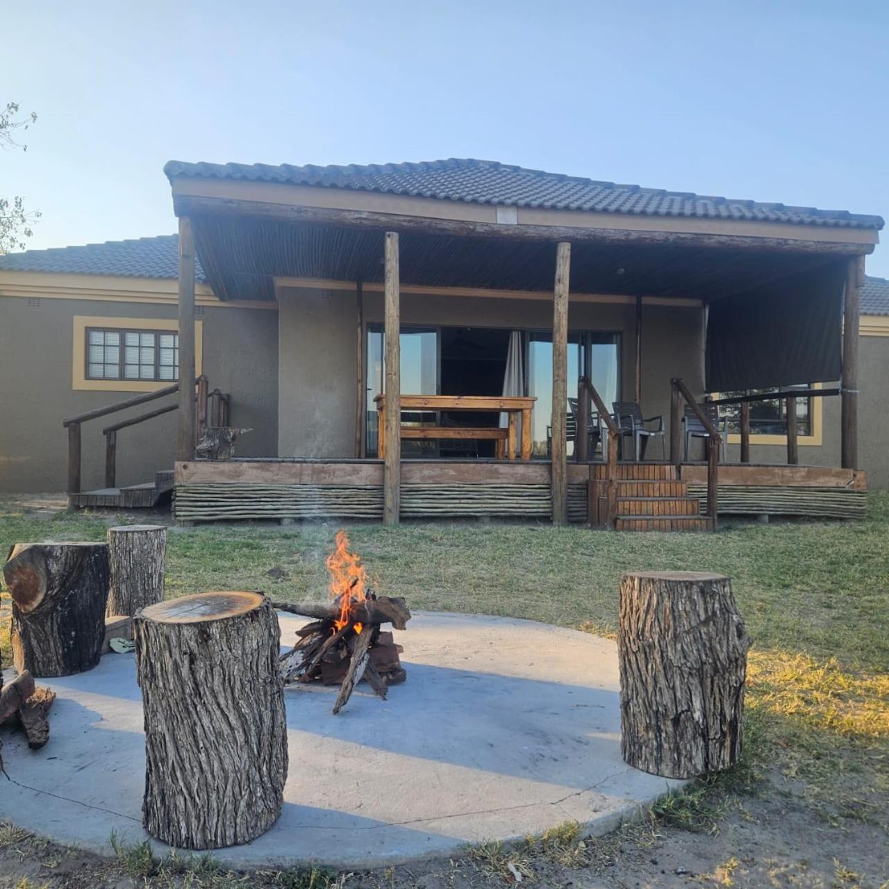 Dagha Boys Villa Khwai Buitenkant foto